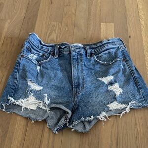 Abercrombie & Fitch High Rise The Mom Short